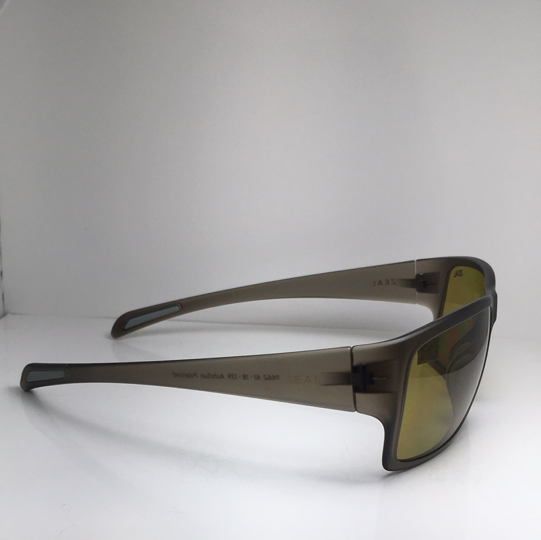 Zeal Optics Manitou | Polarized + Photochromic Sunglasses for Men ＆ Women - Ash/Auto Sun Photochromic Lens : Zeal Optics Manitou | Polarized + Photochromic